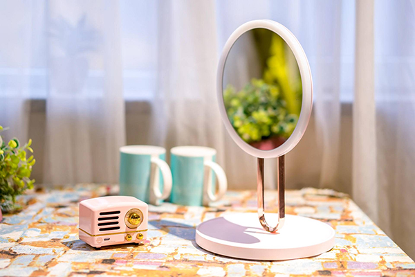 desktop makeup mirror